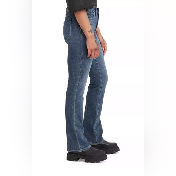 Levi's Women's 315 Boot Cut Jeans in Blue size (12) 31x32 - Picture 3 of 5